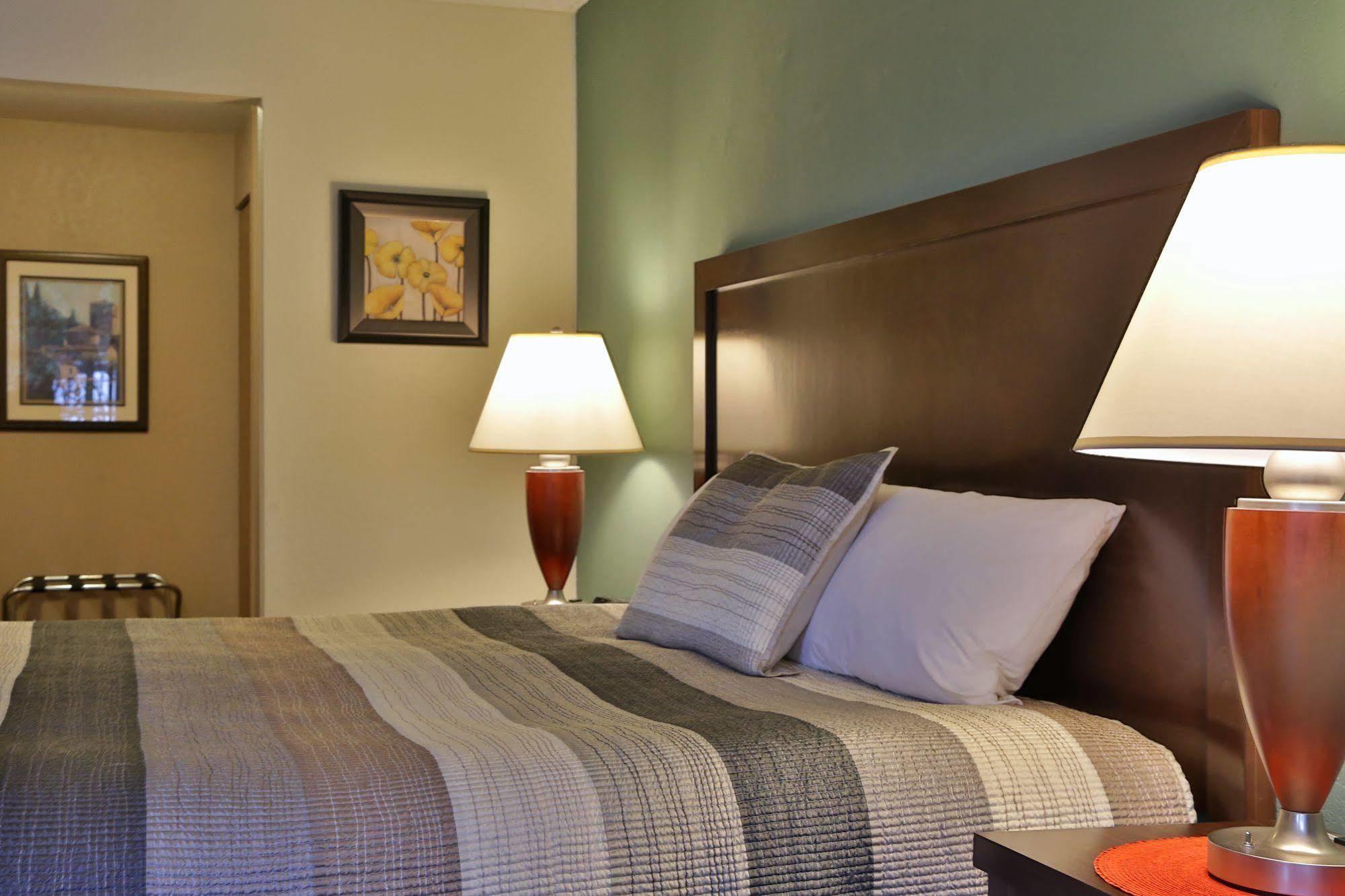 Harbor Inn Freeland 외부 사진